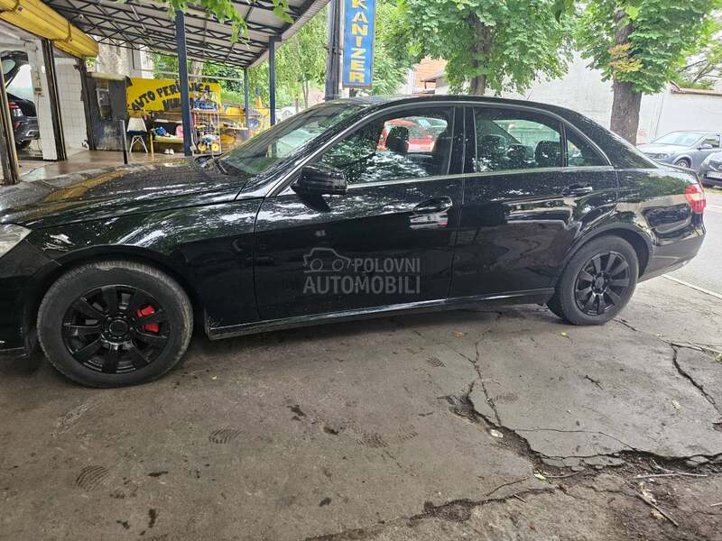 Mercedes Benz E 200 
