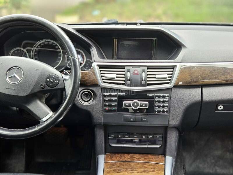 Mercedes Benz E 200 