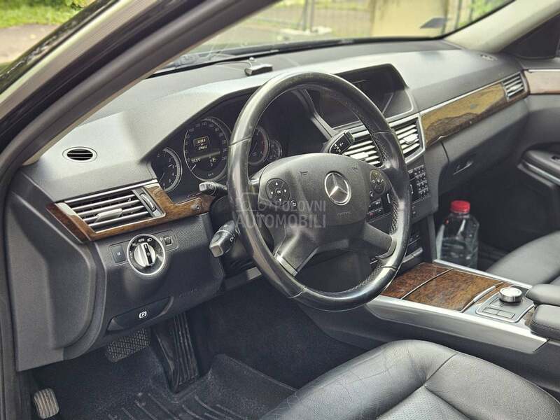 Mercedes Benz E 200 