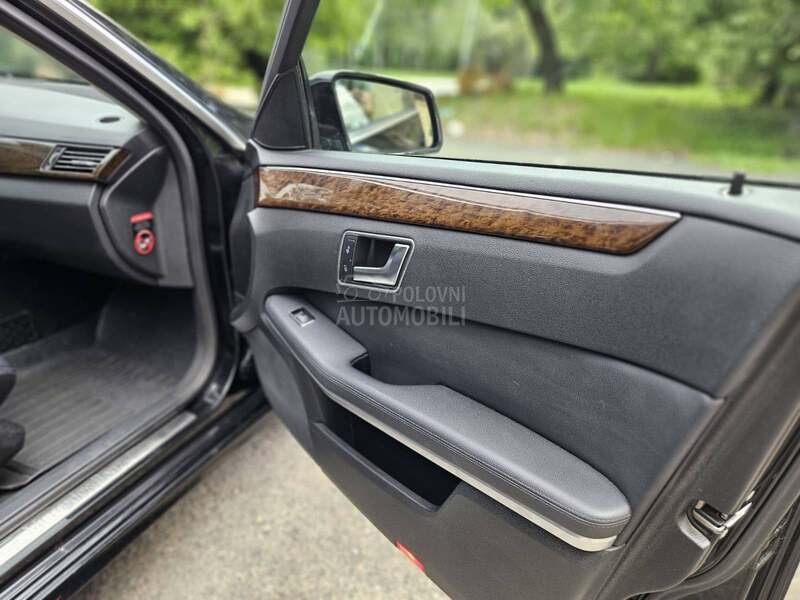 Mercedes Benz E 200 