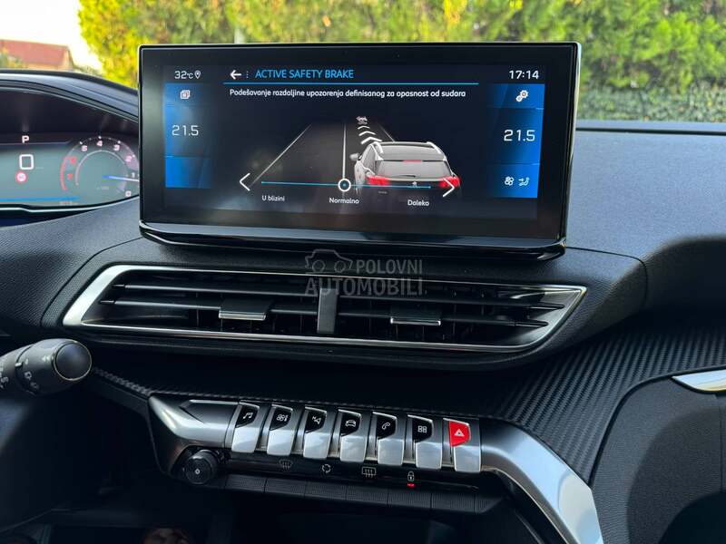 Peugeot 3008 EAT8 ACTIVE BUSINESS