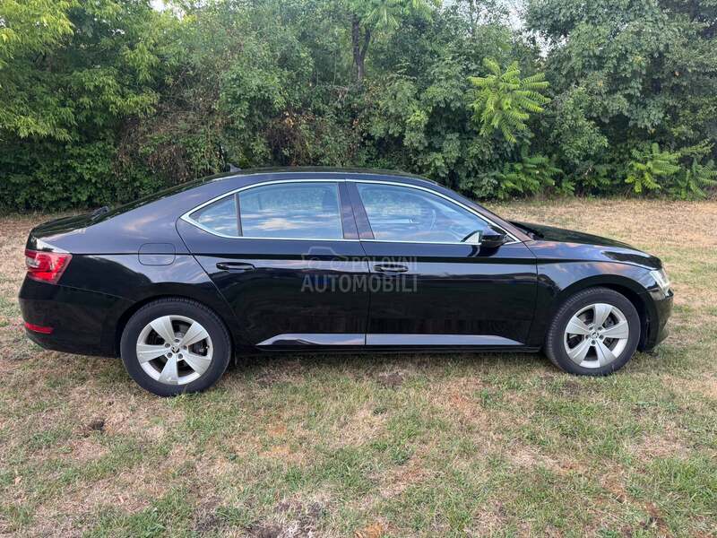 Škoda Superb 