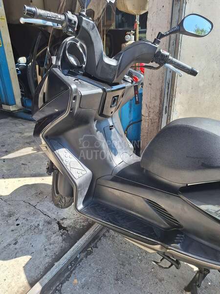 Kymco downtown 300 i