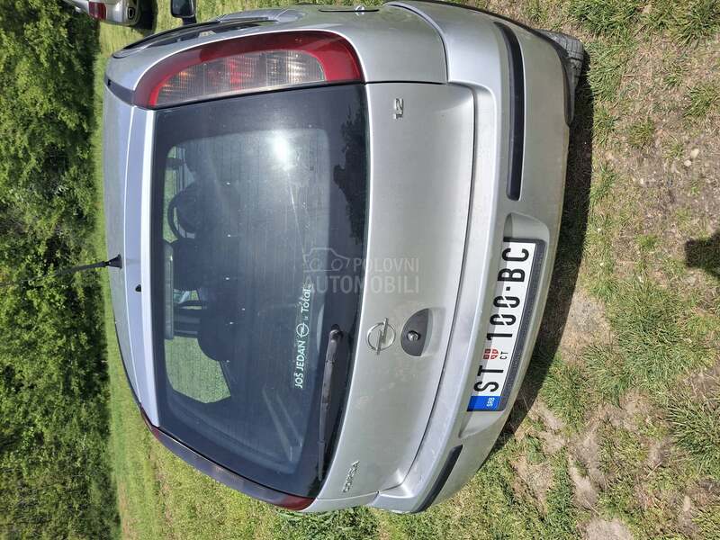 Opel Corsa C 1,2 2004