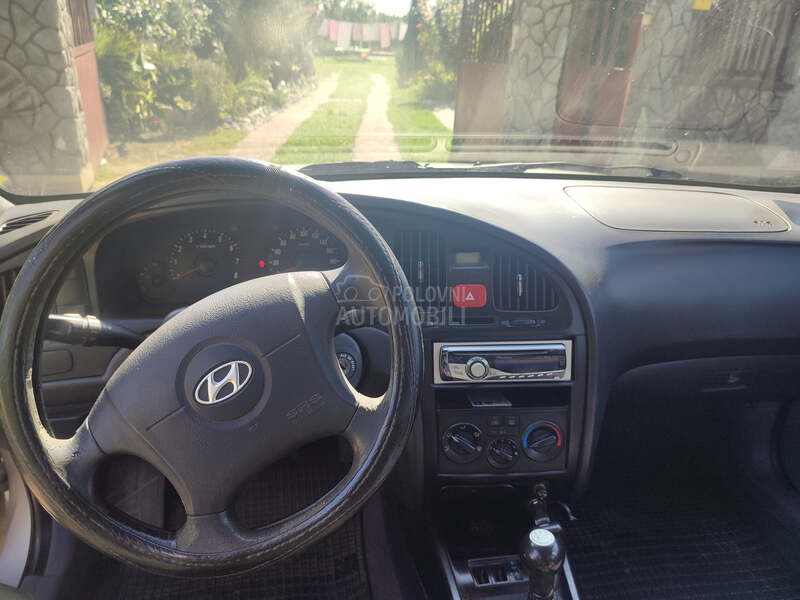 Hyundai Elantra 