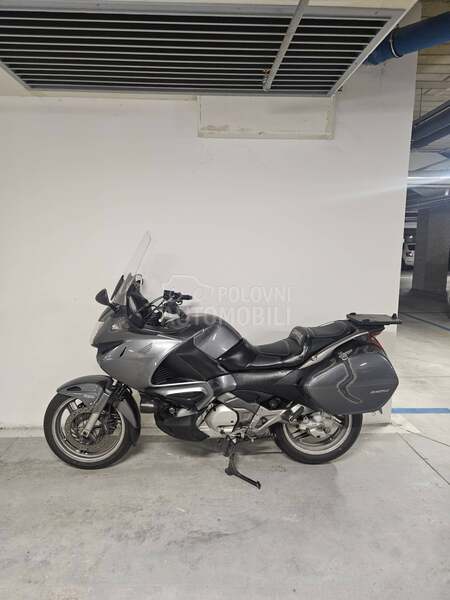 Honda Deauville NT 700