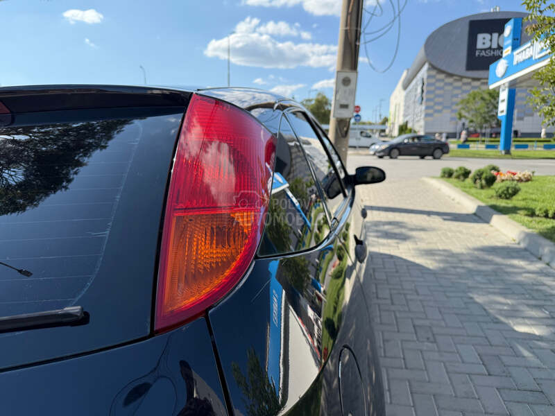 Ford Focus 2.0 ST look