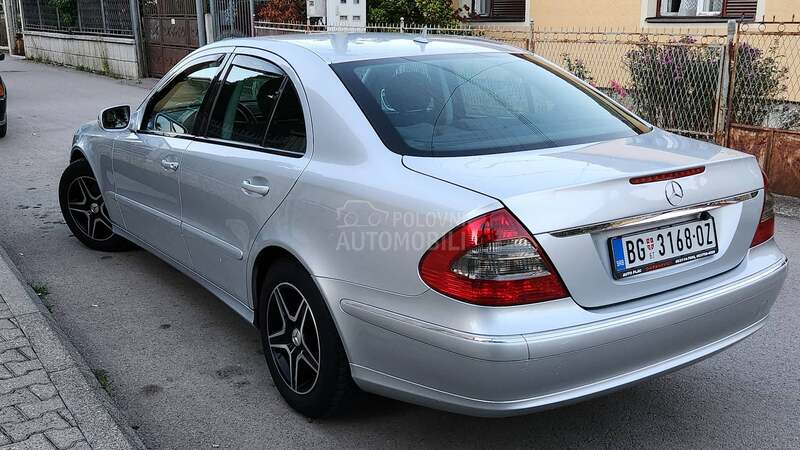 Mercedes Benz E 200 w211
