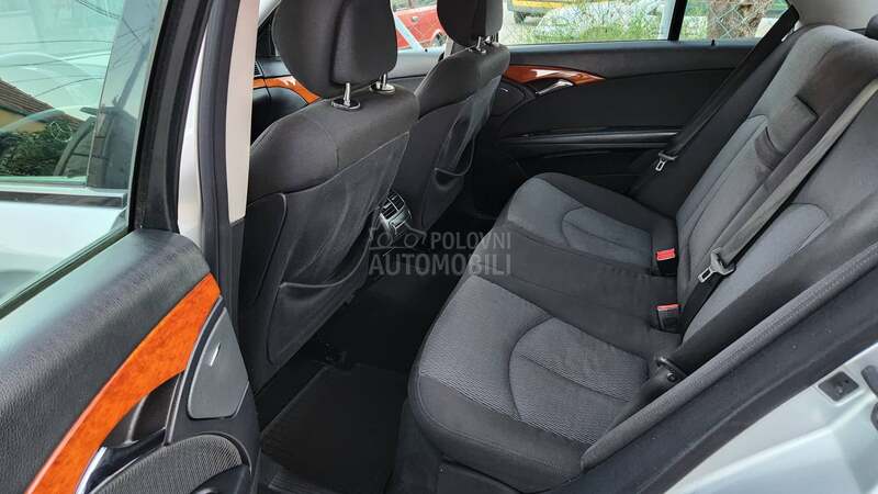 Mercedes Benz E 200 w211
