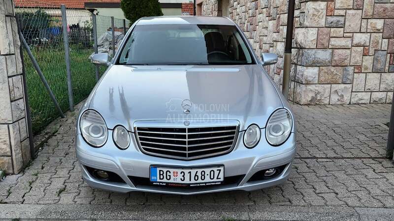Mercedes Benz E 200 w211
