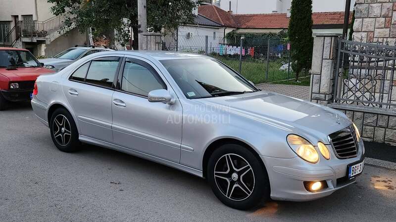 Mercedes Benz E 200 w211