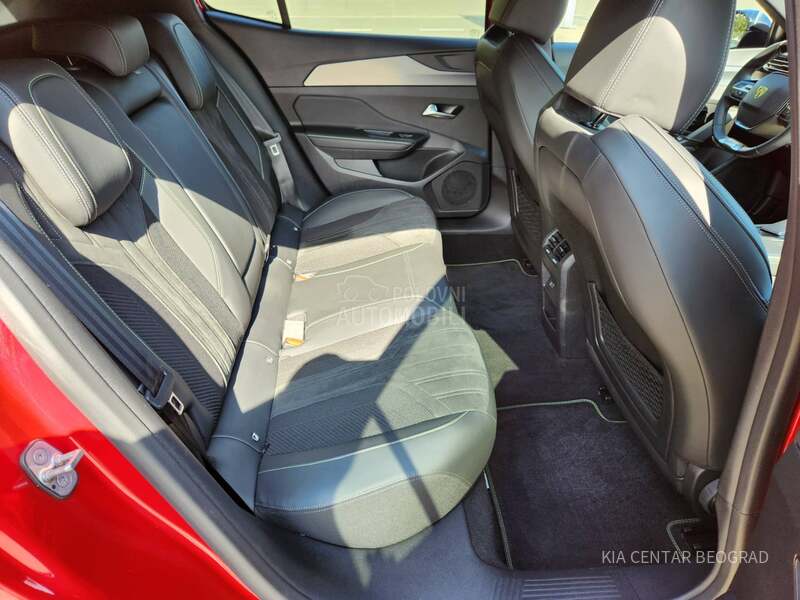 Peugeot 408 1.2 GT A/T