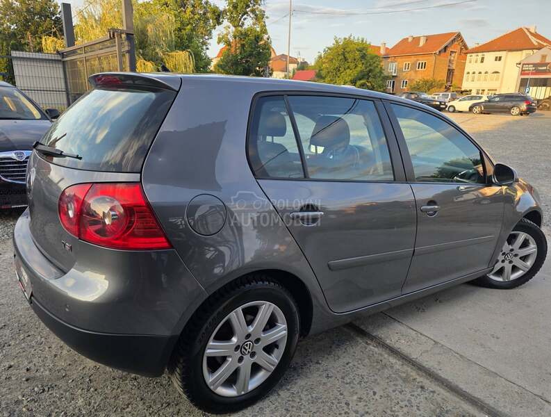 Volkswagen Golf 5 1.4 TSI