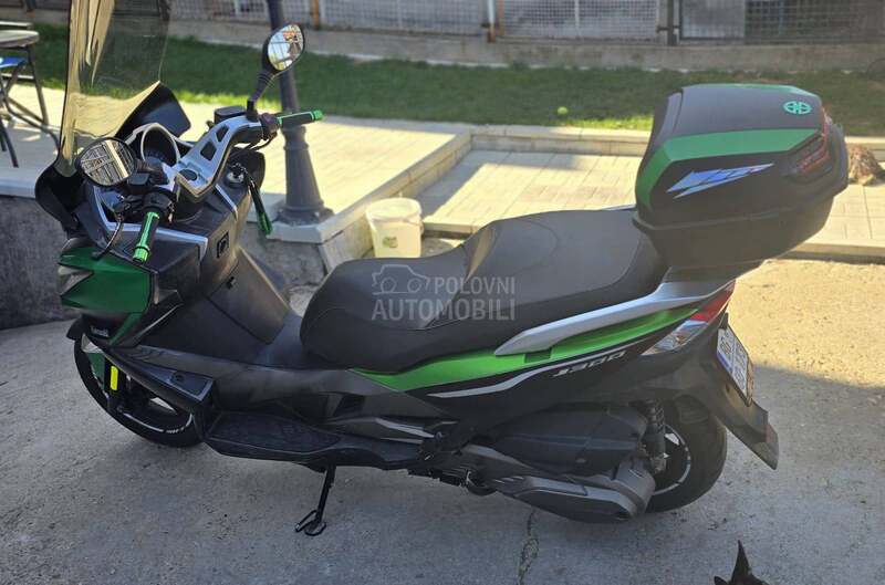 Kawasaki J300