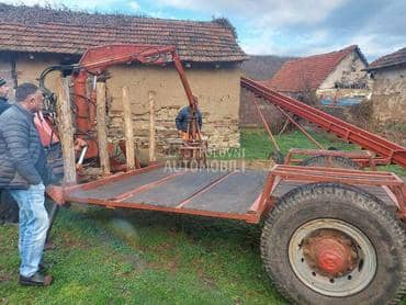 Zmaj prikolica sa dizalicom