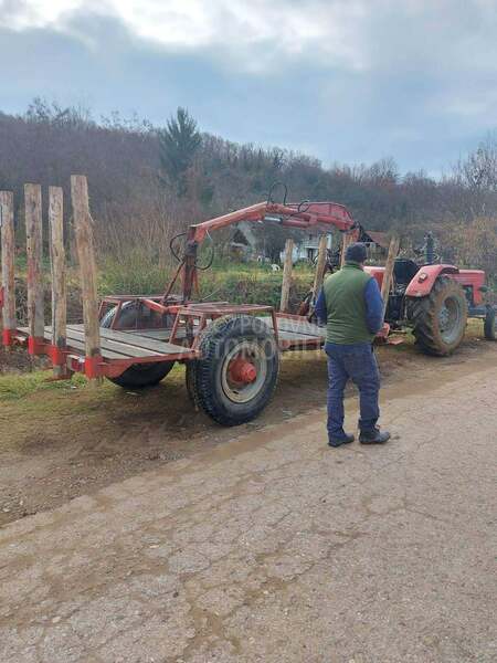 Zmaj prikolica sa dizalicom