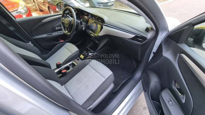 Opel Corsa F 1.2i Autom 8 Edition