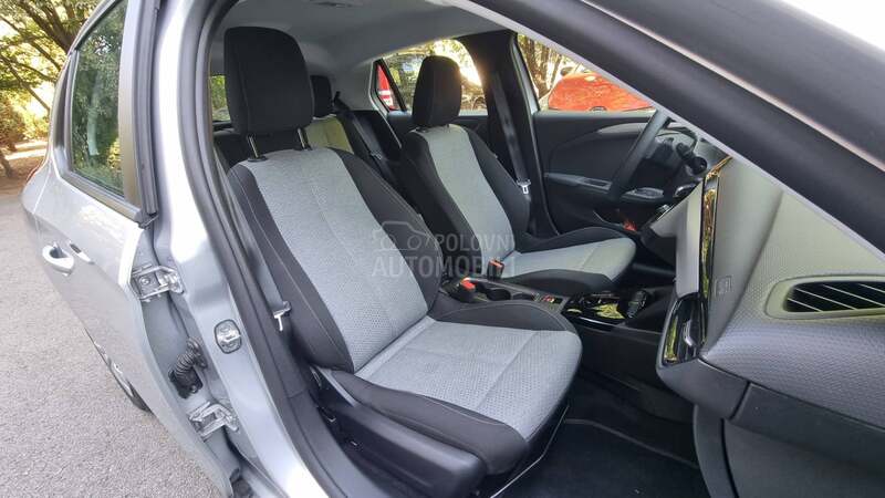 Opel Corsa F 1.2i Autom 8 Edition