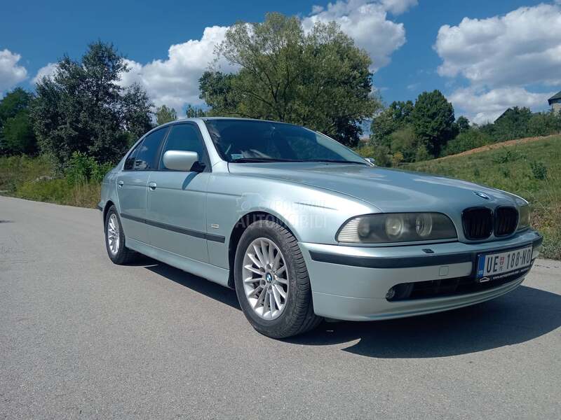 BMW 523 