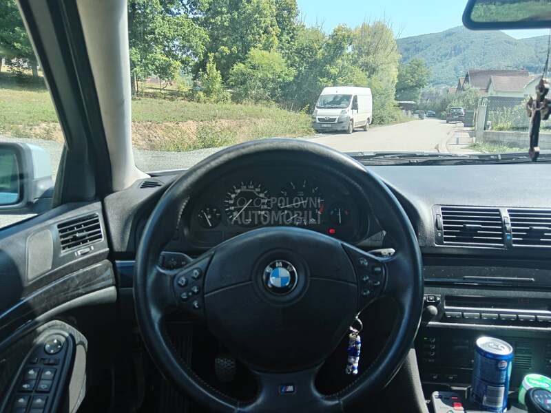 BMW 523 