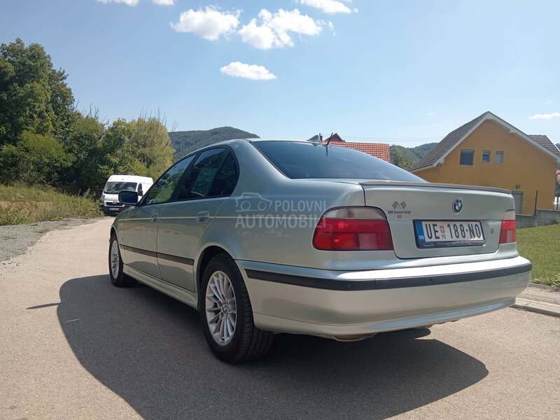 BMW 523 