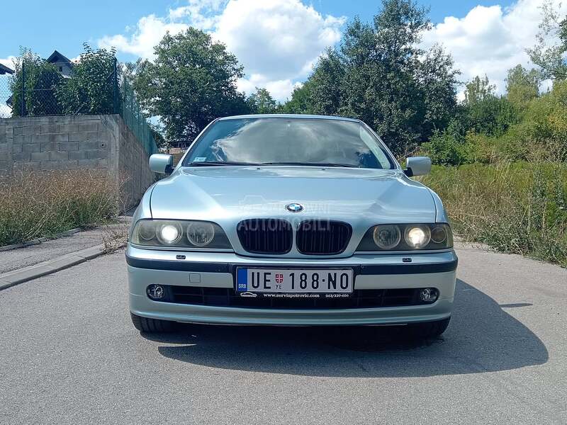 BMW 523 