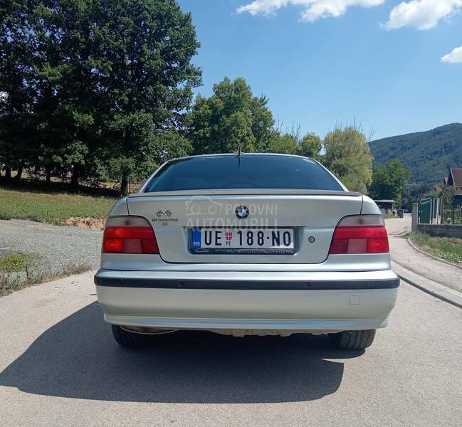 BMW 523 