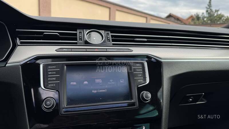 Volkswagen Passat B8 2.0 TDI/3XR-LINE/DSG
