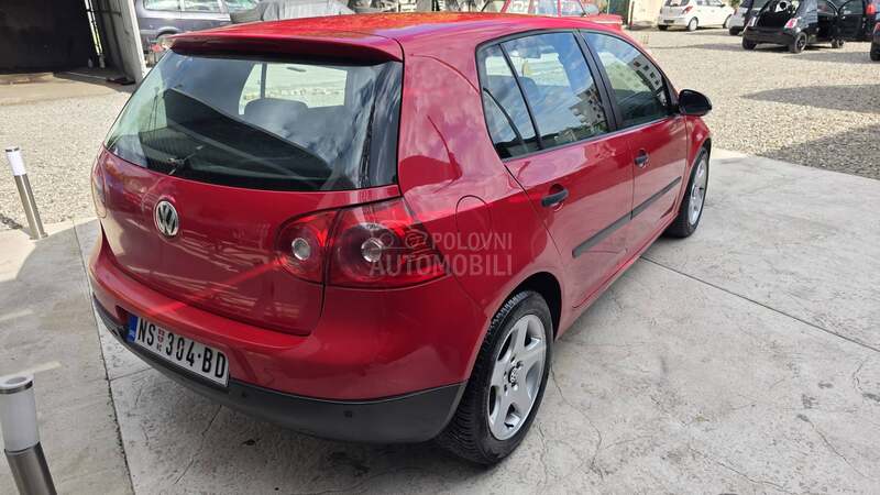 Volkswagen Golf 5 1.6