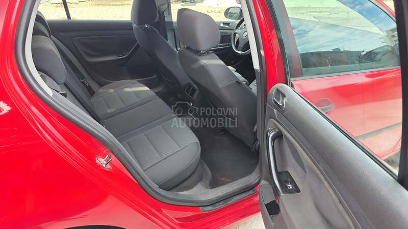 Volkswagen Golf 5 1.6