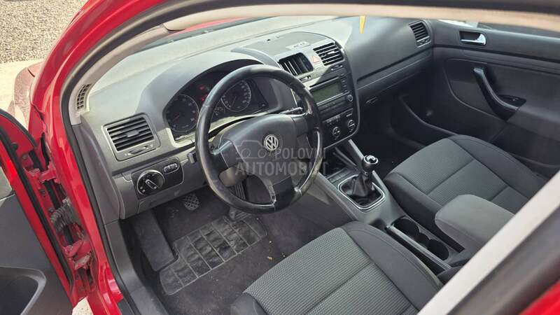 Volkswagen Golf 5 1.6