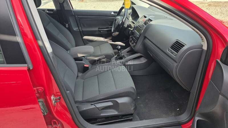 Volkswagen Golf 5 1.6