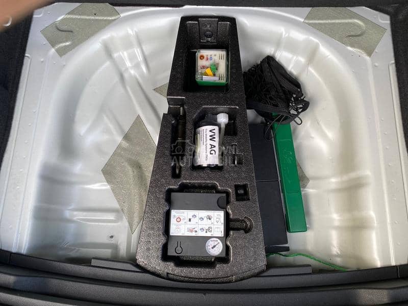 Škoda Karoq 1.6 DSG / Led / Xen