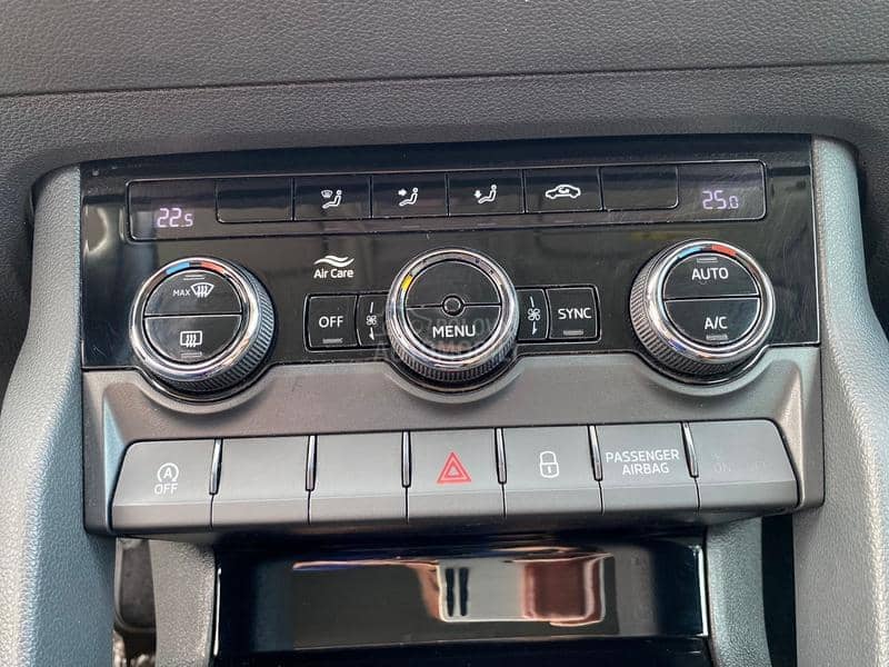 Škoda Karoq 1.6 DSG / Led / Xen