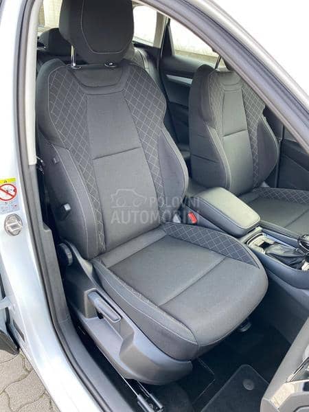 Škoda Karoq 1.6 DSG / Led / Xen