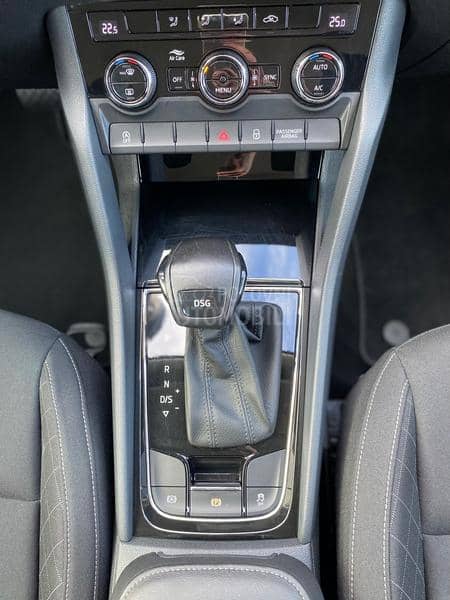 Škoda Karoq 1.6 DSG / Led / Xen