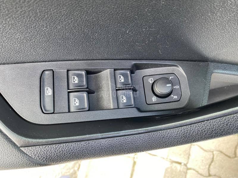 Škoda Karoq 1.6 DSG / Led / Xen