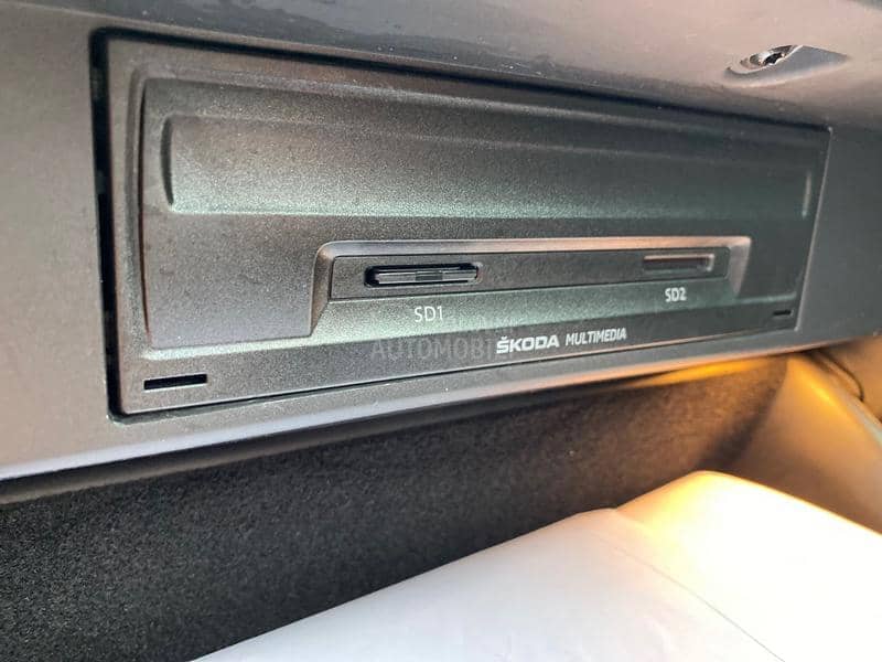 Škoda Karoq 1.6 DSG / Led / Xen