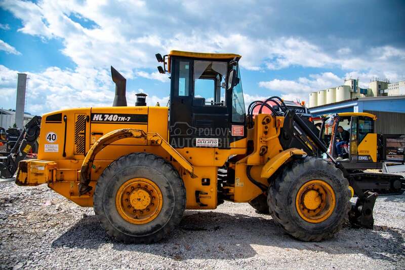 Hyundai HL740TM