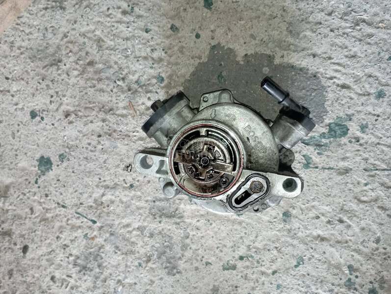 Vakum pumpa