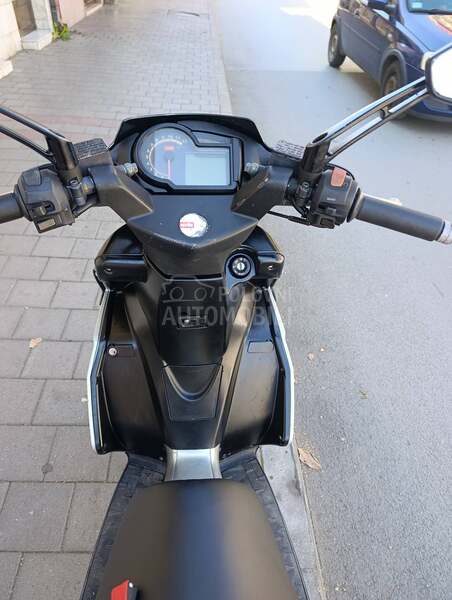 Aprilia sr 50 di tech