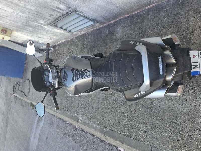 Suzuki gsr