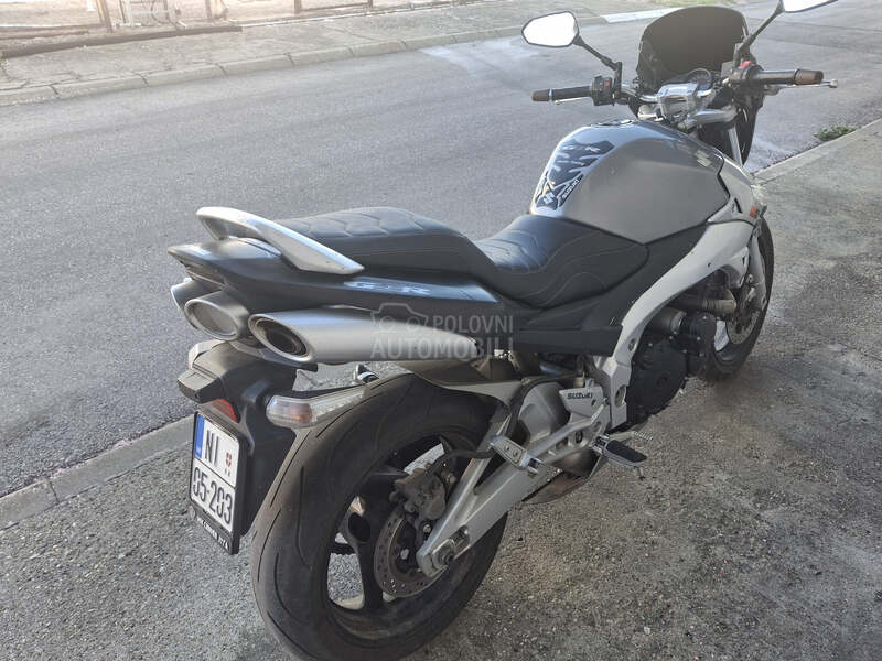 Suzuki gsr