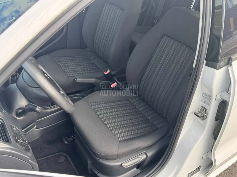 Volkswagen Polo 1.0 S a l o n