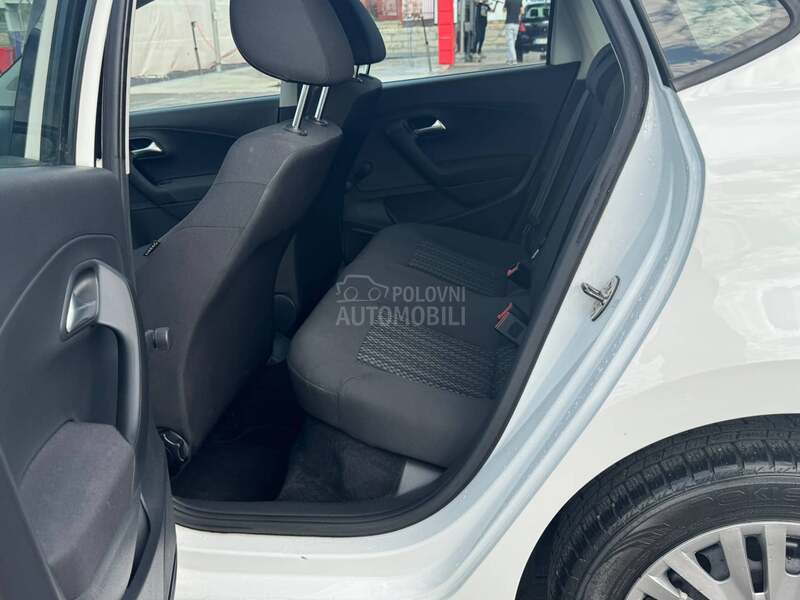 Volkswagen Polo 1.0 S a l o n