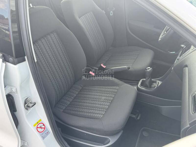 Volkswagen Polo 1.0 S a l o n