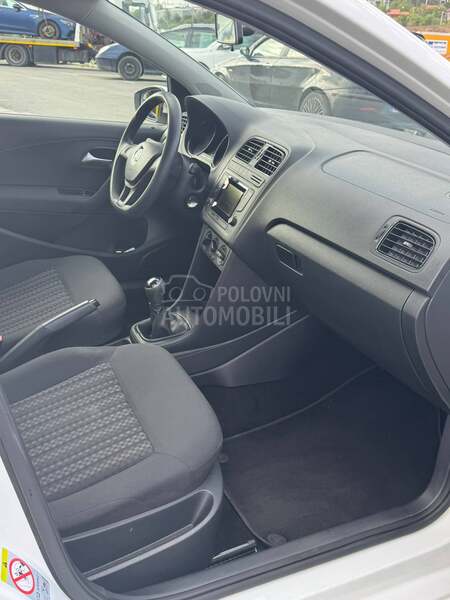 Volkswagen Polo 1.0 S a l o n