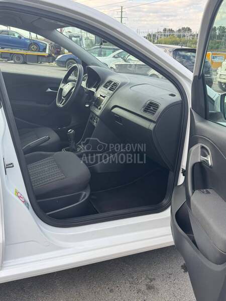 Volkswagen Polo 1.0 S a l o n