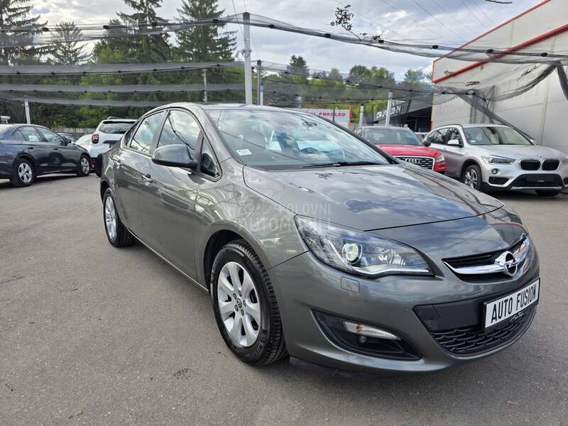 Opel Astra J 1.4 TURBO