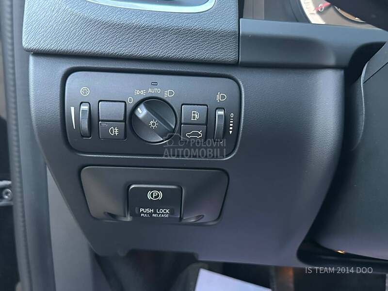 Volvo V60 2.0 D3 MOMENTUM